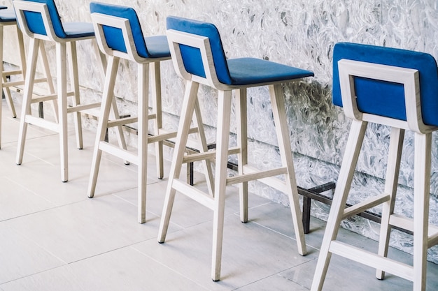 Incremente Seu Bar com Estilo: A Escolha da Banqueta Alta